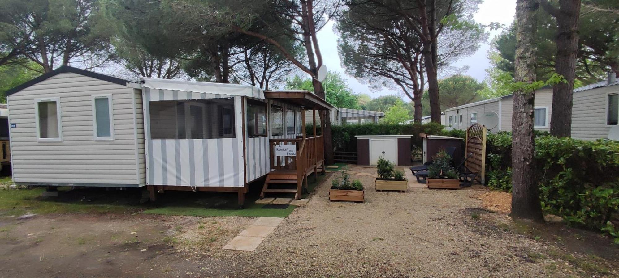 ホテル Au Bonheur Des Landes Gastes エクステリア 写真