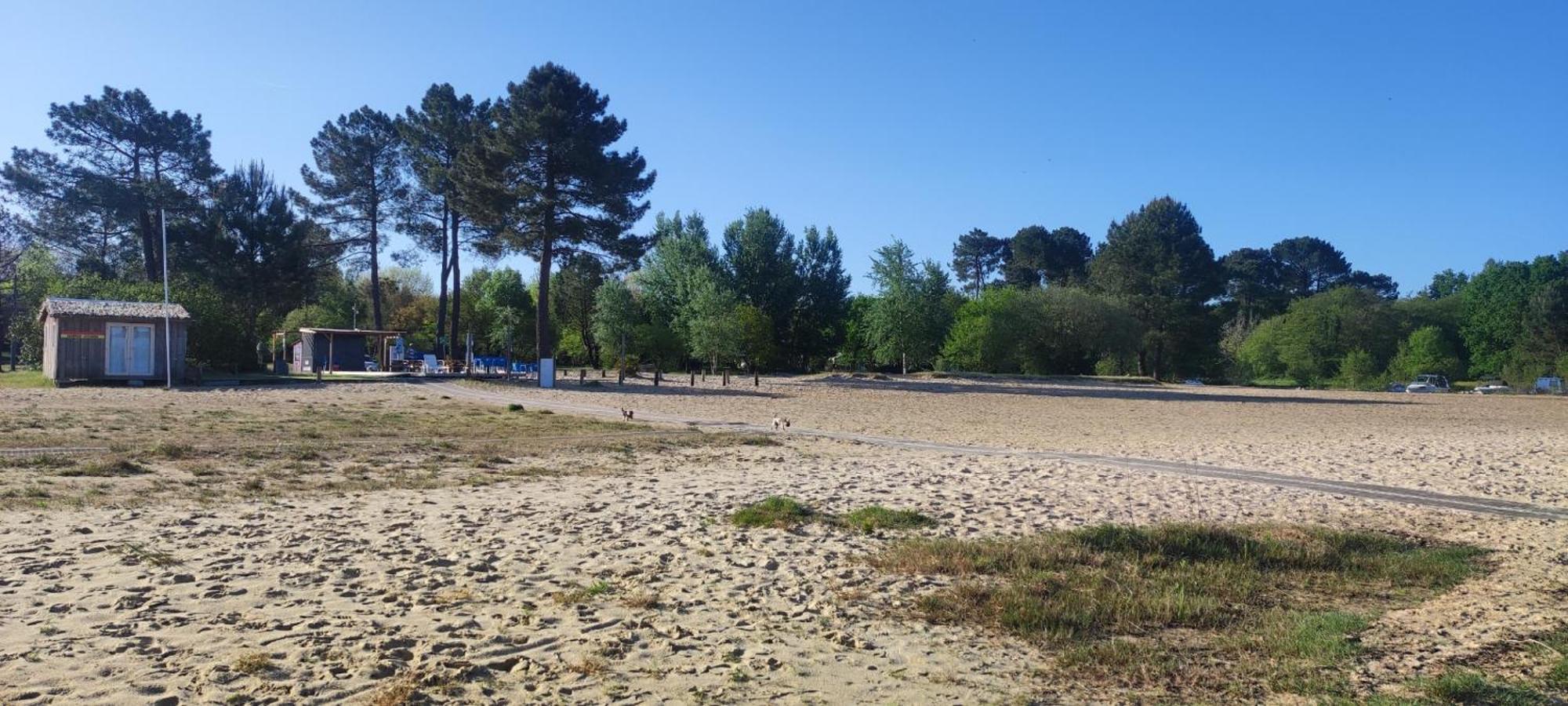 ホテル Au Bonheur Des Landes Gastes エクステリア 写真